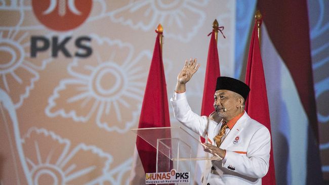 Presiden Partai Keadilan Sejahtera (PKS) Ahmad Syaikhu mengajak seluruh kader partainya melawan narasi yang mengaitkan tempat ibadah sebagai sumber radikalisme.