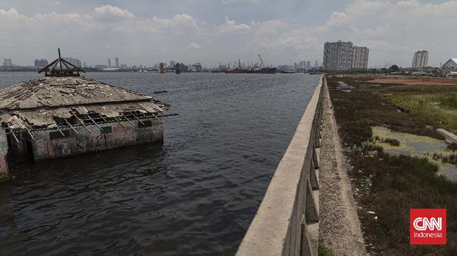 Mazhab global warming beradu kuat dengan aliran penurunan muka tanah dalam kasus Jakarta tenggelam. Sejauh ini, data dan bukti fisik condong ke salah satunya.