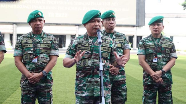 Kepala Staf Angkatan Darat (KSAD) melarang prajurit TNI AD untuk terpengaruh dan berbicara seputar isu-isu sosial demokrasi hingga pemilu.