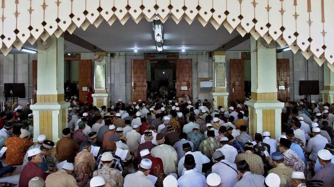 Kementerian Agama membantah telah mengeluarkan daftar 180 ustaz radikal yang saat ini ramai beredar di media sosial.