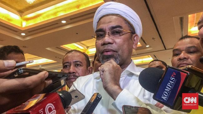 Ngabalin menegaskan Jokowi merupakan sosok yang patuh dan taat pada konstitusi, ditegaskan dalam sumpah jabatan Presiden sebelum dilantik.