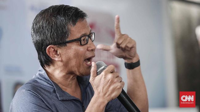 Rocky Gerung menyatakan di sidang bahwa eks Sekjen FPI Munarman brutal tapi berhasil berubah dan menjadikan FPI sebagai gerakan sosial.