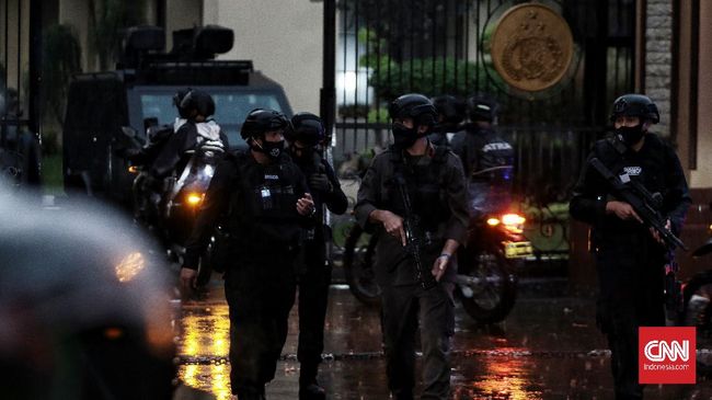 Densus 88 membina 120 orang terafiliasi dengan jaringan teroris Jemaah Islamiyah (JI).