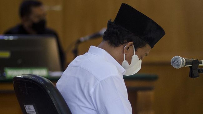 Komisi Nasional Hak Asasi Manusia (Komnas HAM) tidak setuju pelaku pemerkosaan santriwati Herry Wirawan dijatuhi hukuman mati.