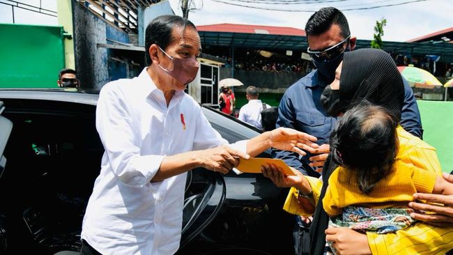 Pedagang di Pasar Bogor mengadukan ke Jokowi ihwal anggota keluarganya ditahan polisi karena melawan preman. Kini polisi mendalami kasus itu.