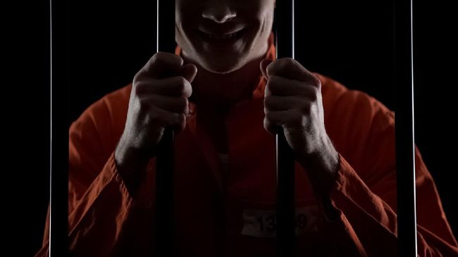 Penculik 12 bocah di kawasan Jakarta hingga Bogor ternyata mantan narapidana terorisme yang baru keluar bui. Polisi menduga pelaku mengidap kelainan seksual.