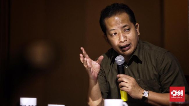 Wakil Ketua Umum Gerindra, Ferry Juliantono mengaku akan mengirim surat kepada Presiden Jokowi untuk memohon abolisi dan amnesti untuk Rizieq dan Munarman.