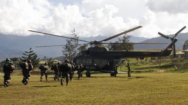 Anggota TNI ditangkap karena diduga menjual amunisi kepada anggota Kelompok Separatis Teroris (KST) di kampung Bilogai, Papua.