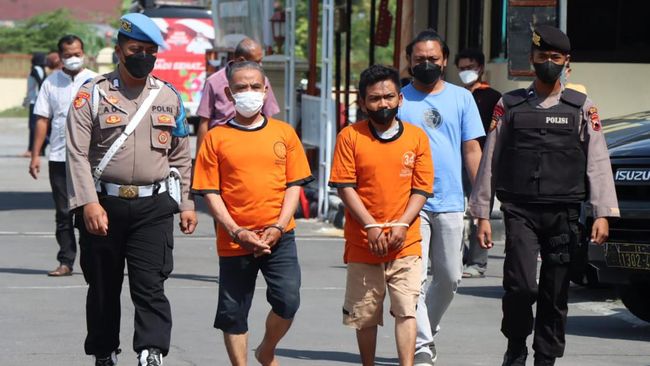 Polisi mengetahui latar belakang pekerjaan anggota Khilafatul Muslimin dari data kependudukan. Saat ini sudah ada 23 tersangka.