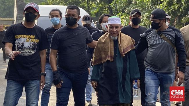 Menurut polisi sampai saat ini ada 80 edisi buletin yang muncul tiap bulannya.