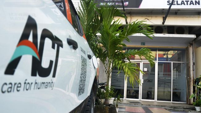 Mantan Presiden Aksi Cepat Tanggap (ACT) Ahyudin rampung menjalani pemeriksaan selama sekitar 12 jam oleh penyidik Bareskrim Polri pada Jumat (8/7) malam.