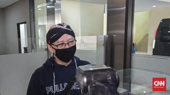 Pegiat media sosial Abu Janda mengunggah video Anies kala berpidato soal ACT. Video itu berbeda dengan versi asli di akun YouTube ACT.