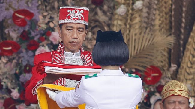 Presiden Jokowi memiliki sejumlah orang kepercayaan di lingkungan istana yang sebelumnya dikenal dengan dirinya pada jabatan-jabatan sebelumnya.
