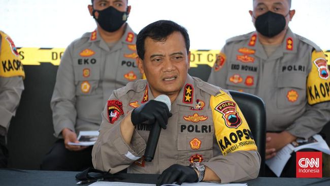 Tujuh orang saksi diperiksa terkait insiden ledakan yang terjadi di Asrama Polisi di Sukoharjo, Jawa Tengah Minggu (25/9) malam.