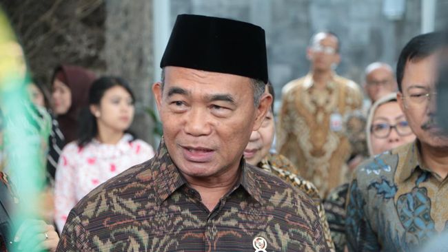 Menko PMK Muhadjir Effendy mengatakan usia 100 tahun Indonesia pada 2045 kelak masih terbilang muda. Sementara Muhammadiyah sudah berdiri sebelum RI merdeka.