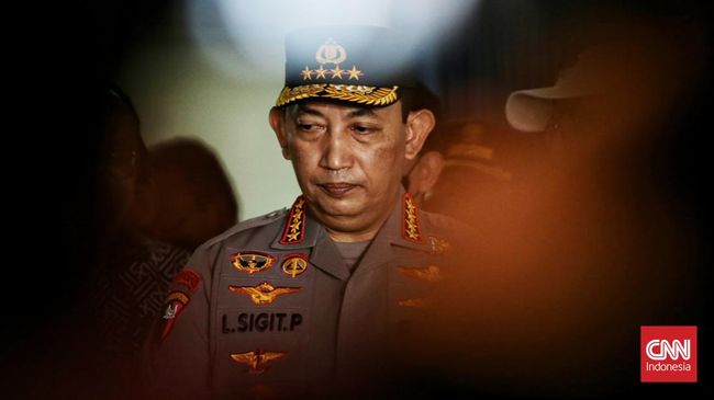 Kapolri Listyo Sigit mengunggah momen kebersamaan dengan anak buahnya dengan latar belakang lagu Semua Tentang Kita karya Peterpan.