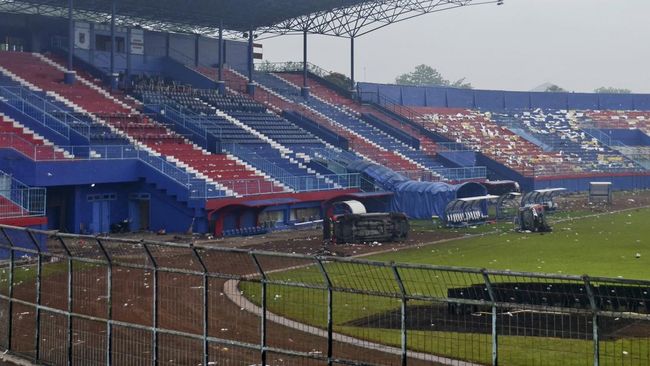 Perpol tersebut mengatur secara tegas larangan penggunaan gas air mata, granat asap, dan senjata api dalam pengamanan kompetisi olahraga.