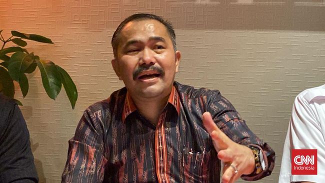Kompolnas respons pengacara Kamaruddin Simanjuntak yang menyebut anggota Polri mengabdi kepada mafia.