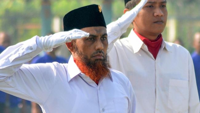 Mantan terpidana kasus terorisme, Umar Patek wajib mengikuti program pembimbingan dari Balai Pemasyarakatan (Bapas) Surabaya sampai 29 April 2030.