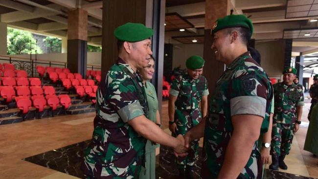 Rafael Granada Baay naik pangkat menjadi Mayjen ketika menjabat Danpaspampres menggantikan Marsda Wahyu Hidayat.