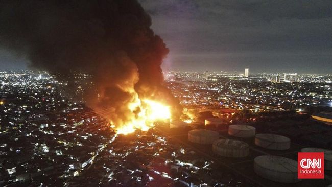 Kebakaran Depo Pertamina Plumpang sebelumnya terjadi pada 18 Januari 2009 pukul 21.15 WIB. Satu orang tewas akibat kejadian pada 2009 tersebut.