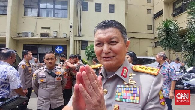 Komjen Rycko Amelza Dahniel mengatakan siap menjalankan tugas baru sebagai Kepala BNPT untuk menggantikan Komjen Boy Rafli Amar yang akan pensiun.