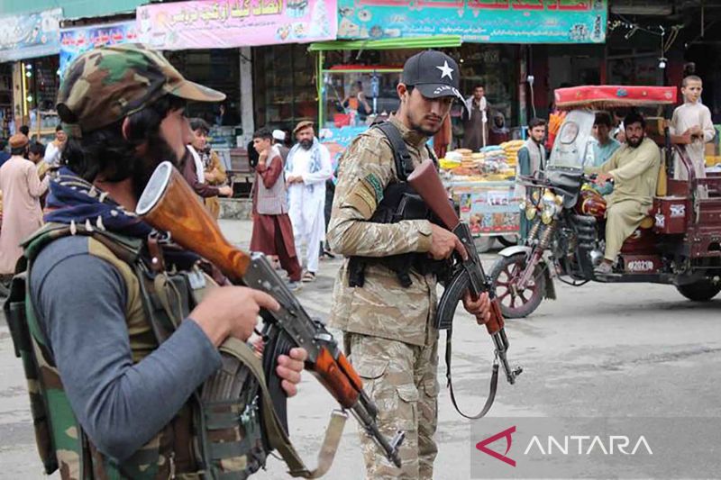 Pejabat Taliban jadi target bom bunuh diri, Gubernur Balkh tewas