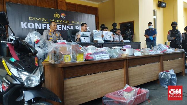 Juru Bicara Densus 88 Kombes Aswin Siregar menyebut aksi bom bunuh diri di Mapolresta Surakarta belum dilancarkan SU karena belum mendapatkan