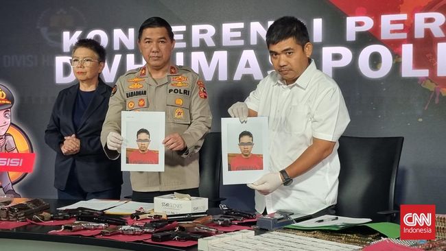 Pegawai KAI tersangka terorisme, DE, disebut bergabung dengan kelompok teror sejak 2010, sebelum akhirnya berbaiat kepada ISIS pada 2014.