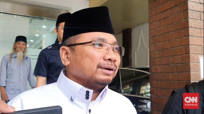 Menteri Agama Yaqut Cholil Qoumas akan bicara dengan Menteri BUMN Erick Thohir membahas pegawai KAI yang ditangkap Densus 88 Polri terkait kasus terorisme.