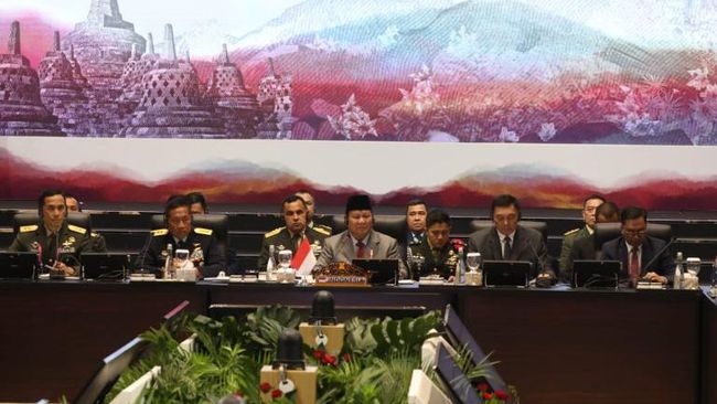 Menteri Pertahanan Prabowo Subianto memimpin sidang ke-10 ASEAN Defence Ministers