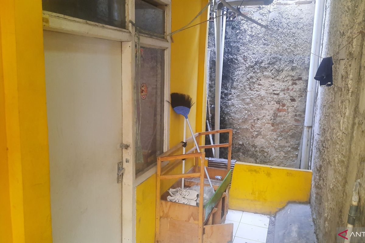 Densus 88 menggeledah kontrakan terduga teroris di Tangerang