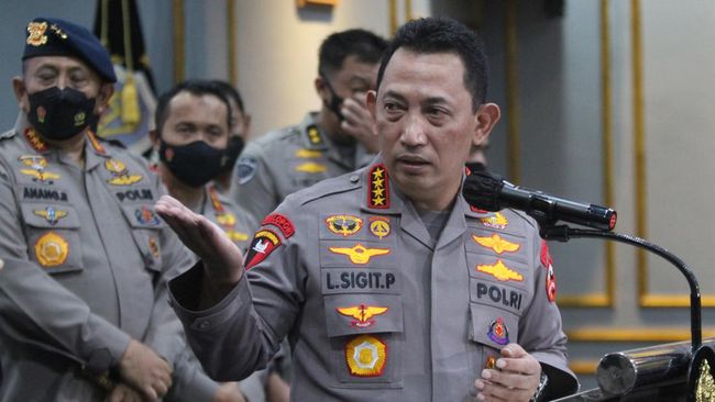 Kapolri Listyo Sigit menyebut ada 18 terduga teroris yang ditangkap oleh Densus 88 dalam persiapan pengamanan Natal dan tahun baru.