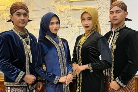 10 Pakaian Adat Jawa Timur, Nama dan Ciri Khasnya