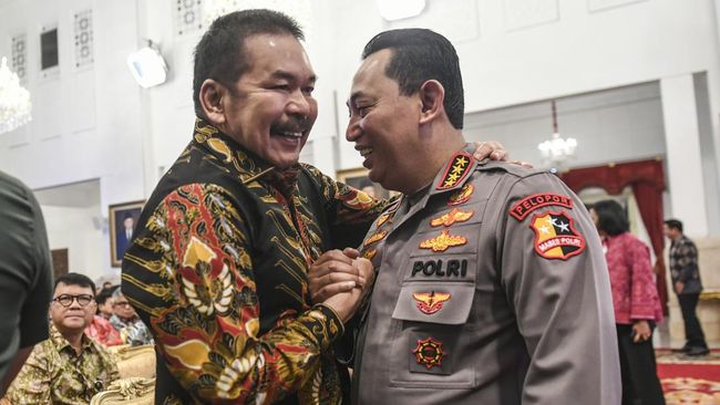 Mabes Polri angkat suara soal kasus dugaan penguntitan yang dilakukan anggota Densus 88 Antiteror Polri terhadap Jampidsus Kejagung.