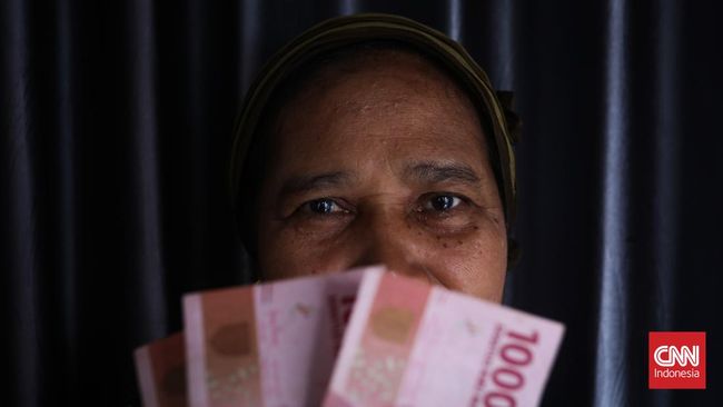 Keluarga korban judi online (judol) akan mendapatkan bantuan sosial (bansos) jika jatuh miskin dan memenuhi kriteria penerima.