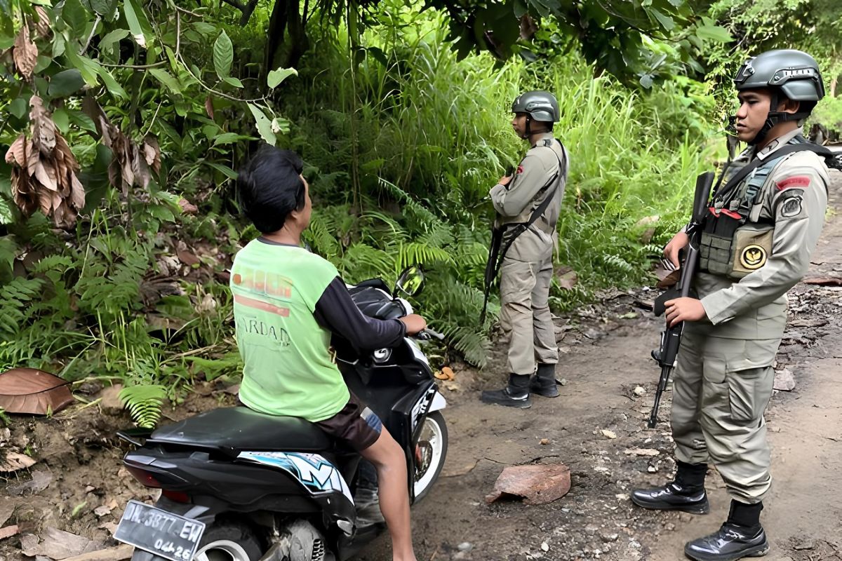 Polda gencarkan razia kendaraan cegah penyebaran paham radikal di Poso