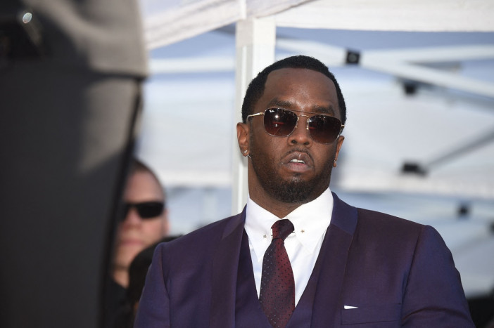 Sean “Diddy” Combs Diduga Mengancam Mantan Editor Vibe Magazine pada 1997