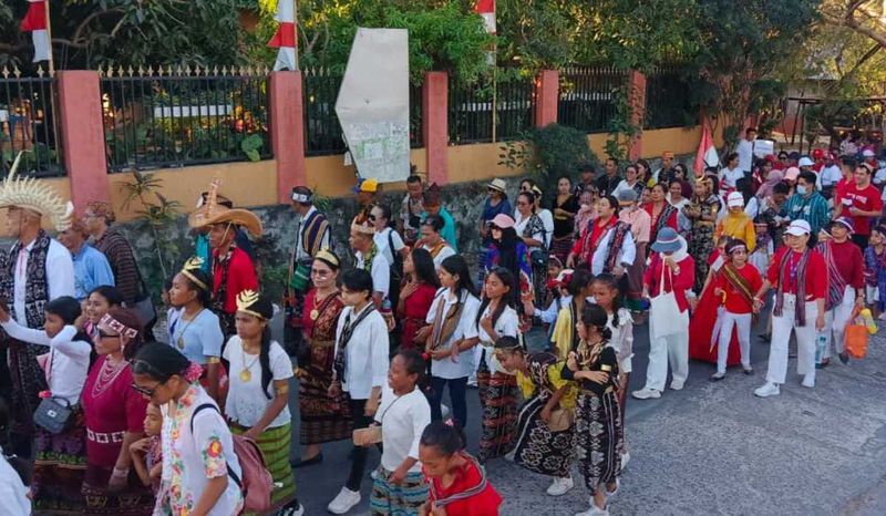 Ribuan Warga Kupang Ramaikan Pawai Budaya Sambut HUT ke-79 RI