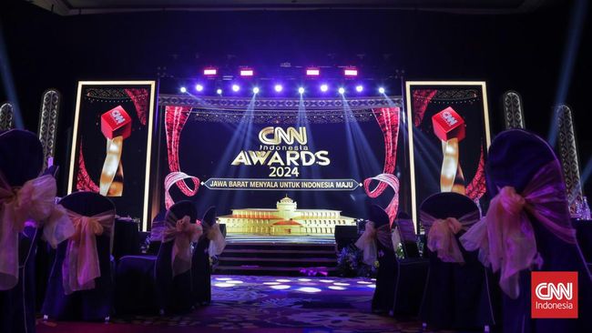 Panglima TNI Jenderal Agus Subiyanto meraih penghargaan Outstanding Military Leadership in Humanitarian and Defence dalam ajang CNN Indonesia Awards.