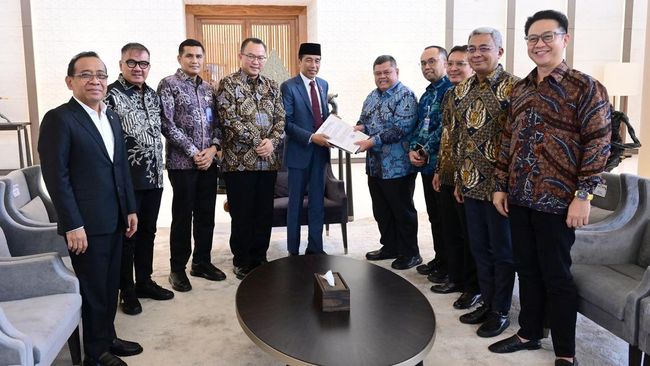 Pansel capim KPK telah menyetor 10 nama capim dan calon dewas KPK kepada Jokowi buat dikirim ke DPR untuk mengikuti fit and proper test.