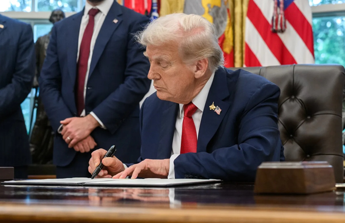 Trump Mulai Proses Penetapan Cabang Ikhwanul Muslimin sebagai Organisasi Teroris Asing