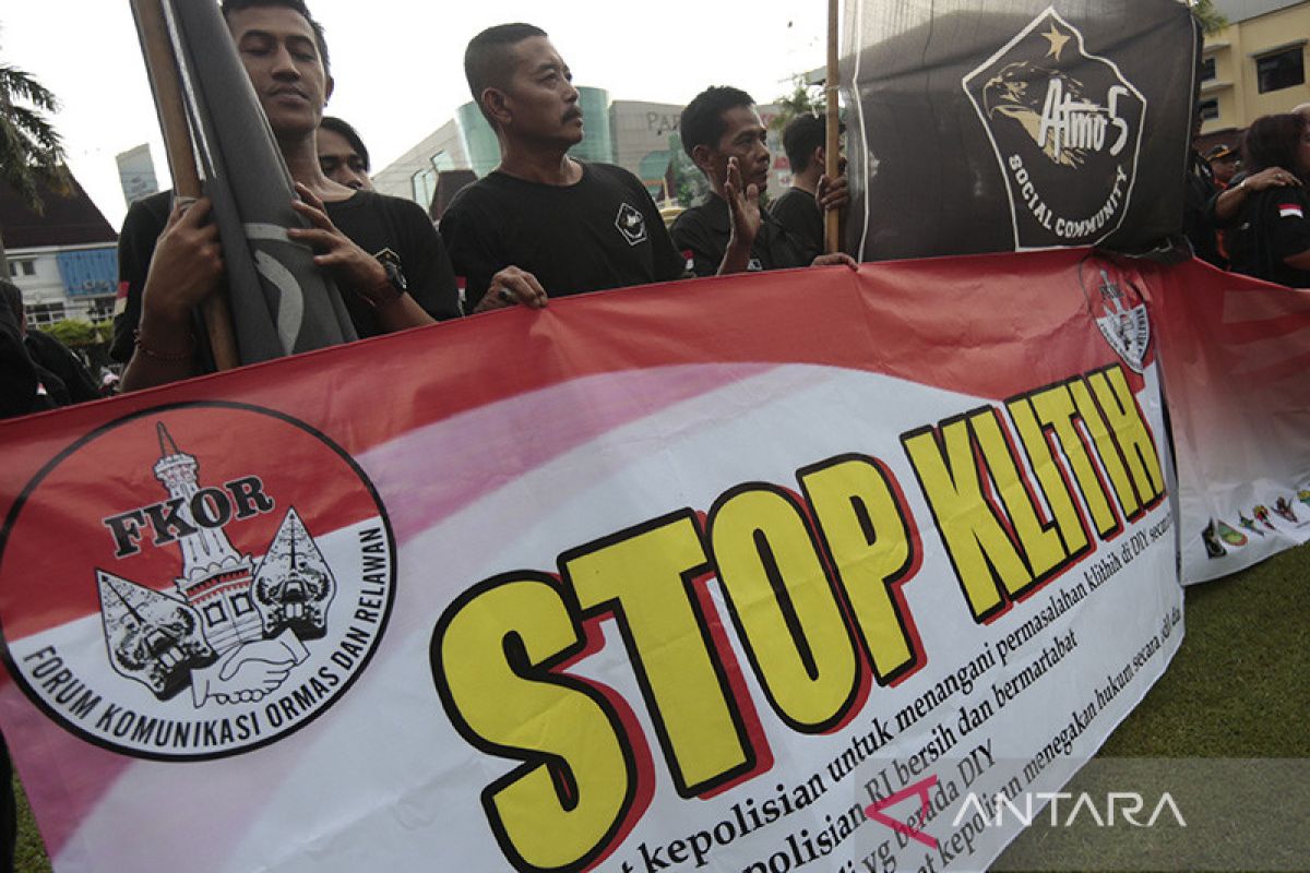 Tenda biru, secangkir kopi, dan obrolan tentang radikalisme remaja