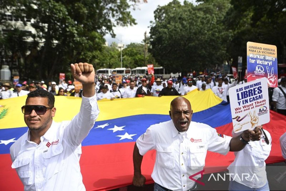 Protes pecah di Caracas sebulan setelah penangkapan Maduro