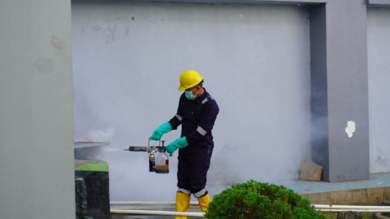 Cegah DBD, Lapas Purwokerto Lakukan Fogging di Blok Hunian Warga Binaan