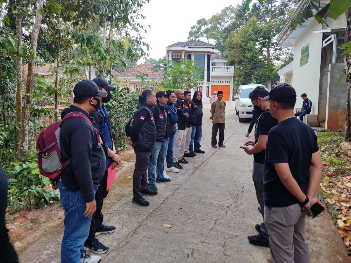 Densus 88 Antiteror Mabes Polri Tangkap Seorang Terduga Teroris di Rajadesa Ciamis