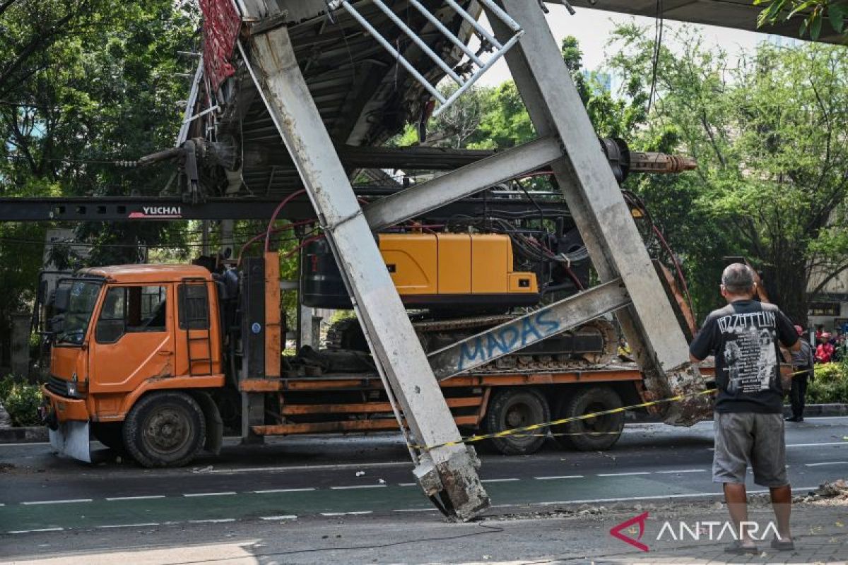 Populer, DKI rugi miliaran karena JPO dan ledakan di MAN 3 Padang