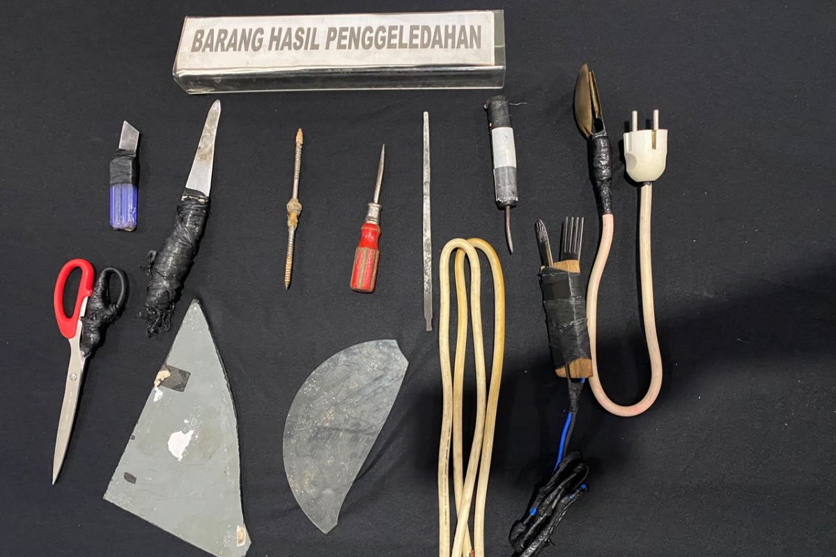 Lapas Semarang sita senjata tajam rakitan dari 32 sel hunian