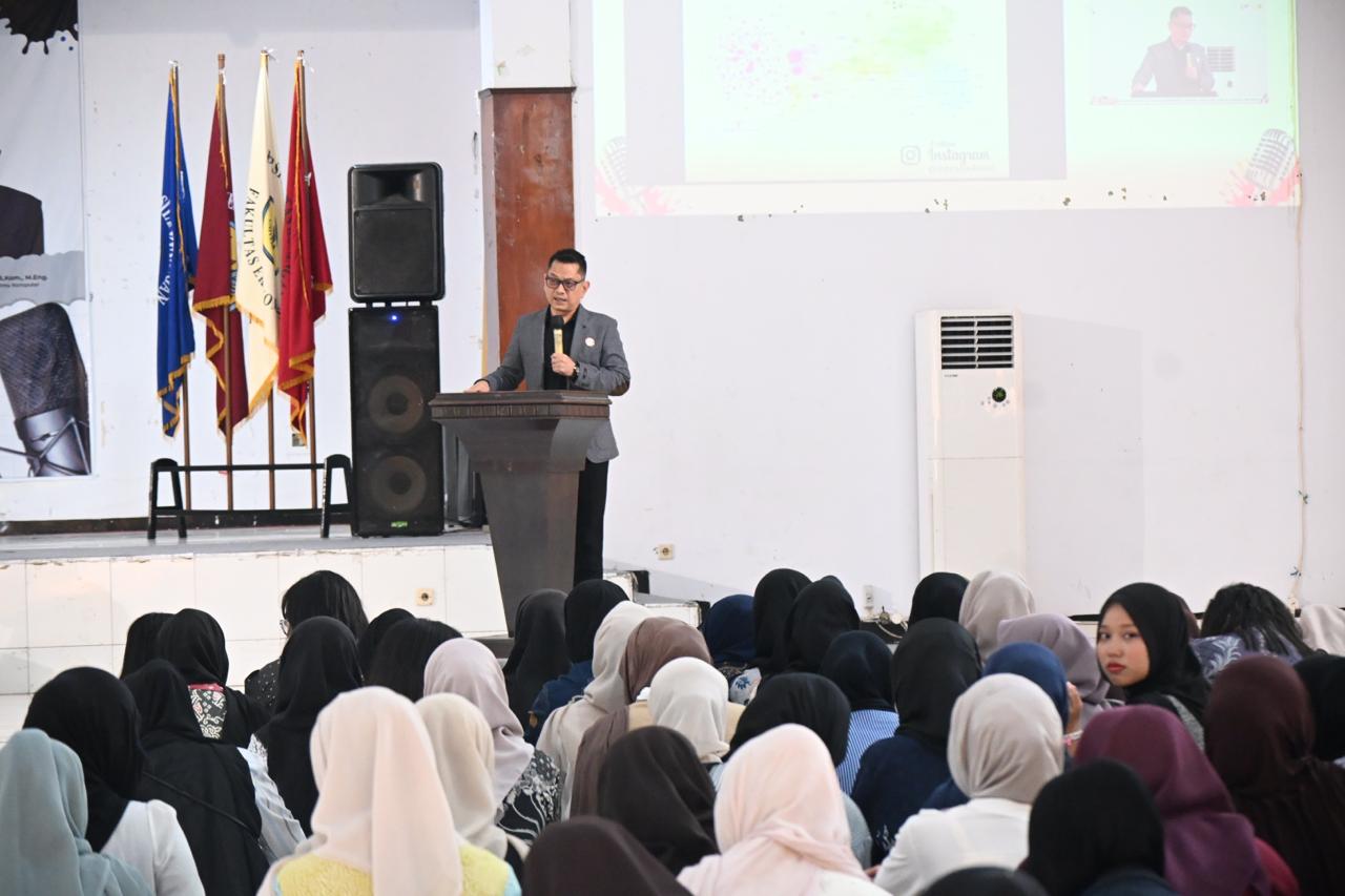 Di Universitas Kuningan, Ketua KPID Jabar Ingatkan Bahaya Media Sosial Rusak Ruang Berpikir